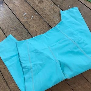 ZYIA Aqua zipper crops